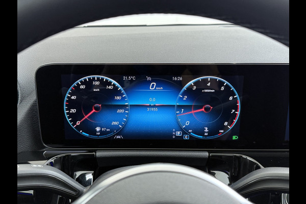 Mercedes-Benz GLA 180 Luxury Line | Pano Memory Multibeam Sfeer Keyless