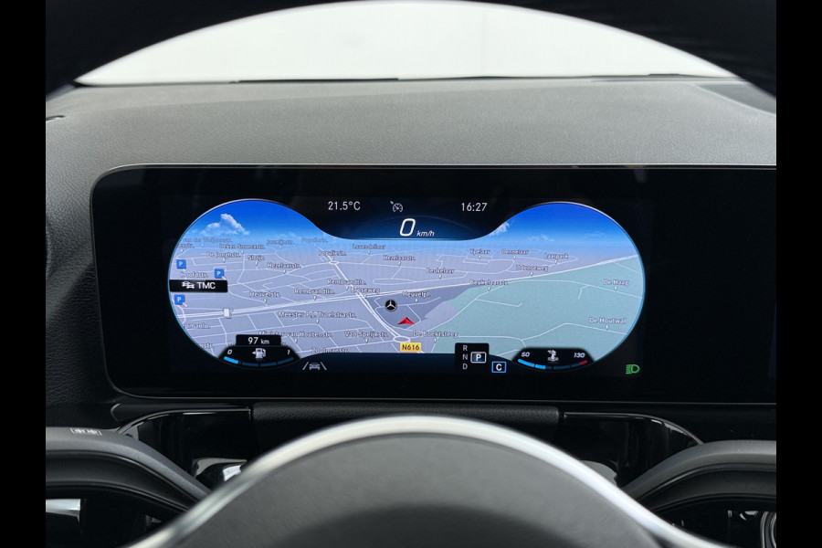Mercedes-Benz GLA 180 Luxury Line | Pano Memory Multibeam Sfeer Keyless