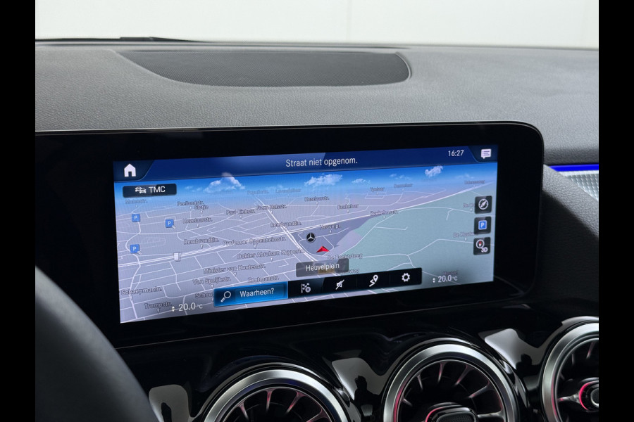 Mercedes-Benz GLA 180 Luxury Line | Pano Memory Multibeam Sfeer Keyless
