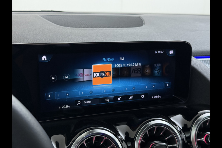 Mercedes-Benz GLA 180 Luxury Line | Pano Memory Multibeam Sfeer Keyless