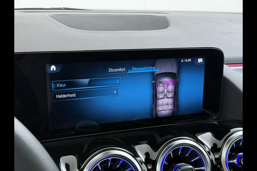 Mercedes-Benz GLA 180 Luxury Line | Pano Memory Multibeam Sfeer Keyless