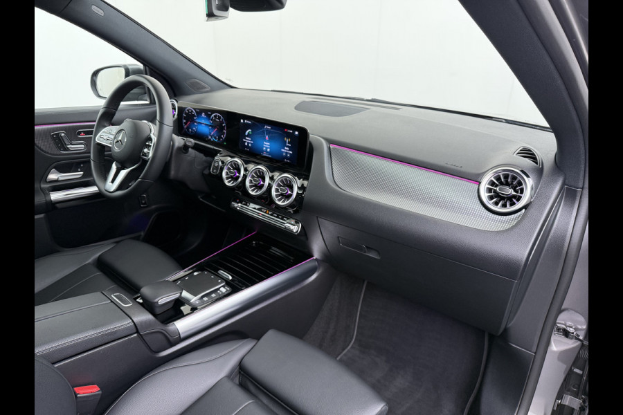 Mercedes-Benz GLA 180 Luxury Line | Pano Memory Multibeam Sfeer Keyless