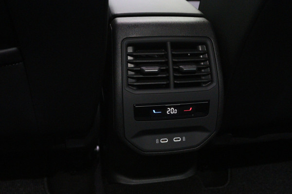 CUPRA Leon 1.4 e-Hybrid 204 PK Business PHEV, Stoelverwarming, Groot-Navigatie, Achteruitrijcamera