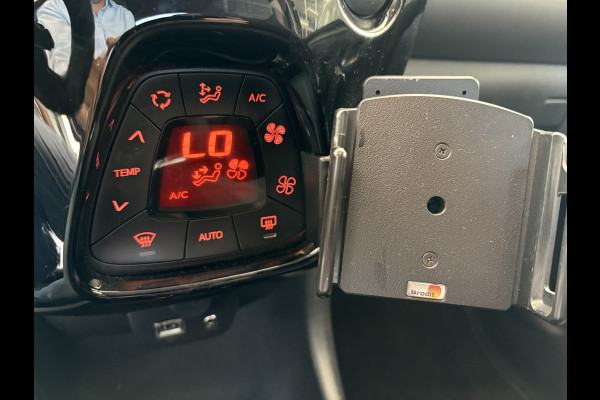 Peugeot 108 1.0 e-VTi Allure Airco - Achteruitrijcamera - Bluetooth - Led verlichting - Elektrische ramen - Licht metalen velgen 15 inch - Mistlampen voor - Stuur multifunctioneel - Start/ stop systeem - Centrale vergrendeling met afstandsbediening