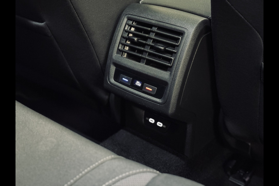 Volkswagen Golf 1.5 eTSI | Panorama | Memory | IQ | HK Audio