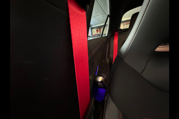 Mercedes-Benz CLA-Klasse 180 AMG Pano|Keyless|Sfeer|Memory|Stoelverwarming|AMG