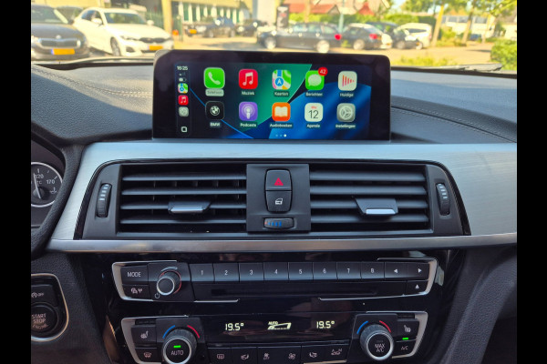 BMW 3 Serie Touring 320i X Drive Luxury Edition Apple CarPlay Trekhaak 320i xDrive Luxury Edition