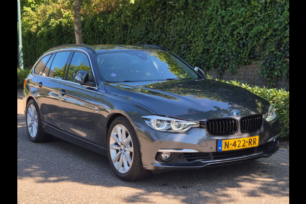 BMW 3 Serie Touring 320i X Drive Luxury Edition Apple CarPlay Trekhaak 320i xDrive Luxury Edition