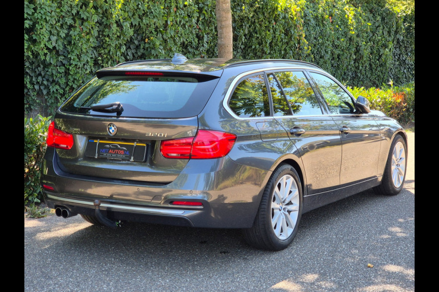 BMW 3 Serie Touring 320i X Drive Luxury Edition Apple CarPlay Trekhaak 320i xDrive Luxury Edition