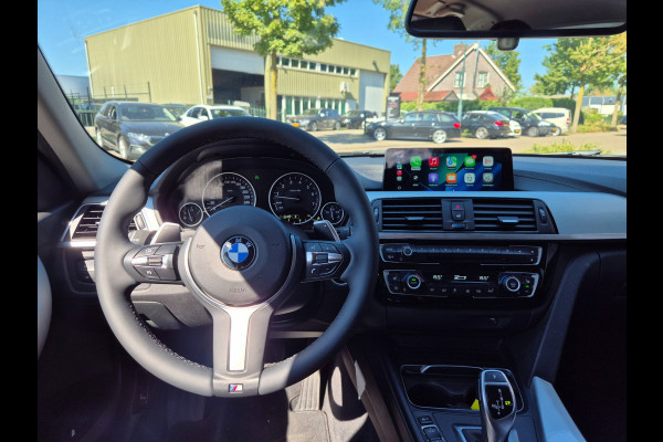 BMW 3 Serie Touring 320i X Drive Luxury Edition Apple CarPlay Trekhaak 320i xDrive Luxury Edition