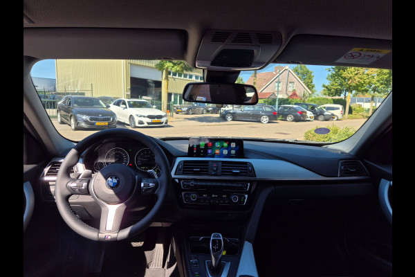 BMW 3 Serie Touring 320i X Drive Luxury Edition Apple CarPlay Trekhaak 320i xDrive Luxury Edition