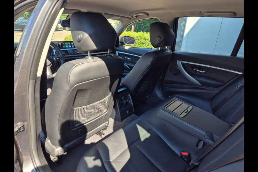 BMW 3 Serie Touring 320i X Drive Luxury Edition Apple CarPlay Trekhaak 320i xDrive Luxury Edition