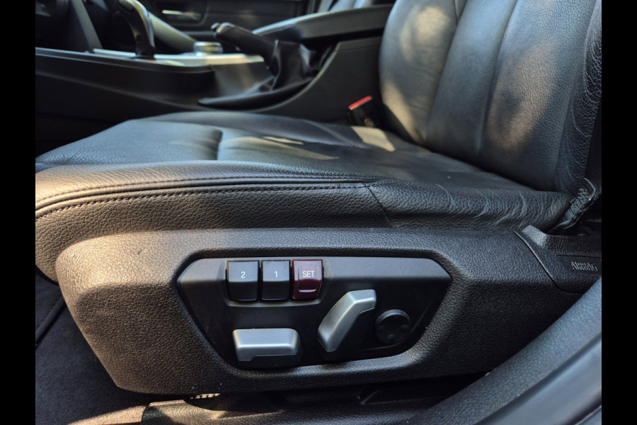 BMW 3 Serie Touring 320i X Drive Luxury Edition Apple CarPlay Trekhaak 320i xDrive Luxury Edition