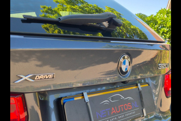 BMW 3 Serie Touring 320i X Drive Luxury Edition Apple CarPlay Trekhaak 320i xDrive Luxury Edition