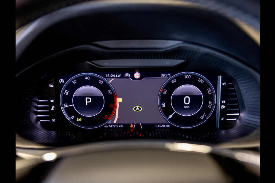 Škoda Kamiq 1.0 TSI Style 110pk / Elektrisch verstelbare stoelen / Panoramadak / Trekhaak / Dodehoek detectie / Achteruitrijcamera / Navigatie / Apple carplay /
