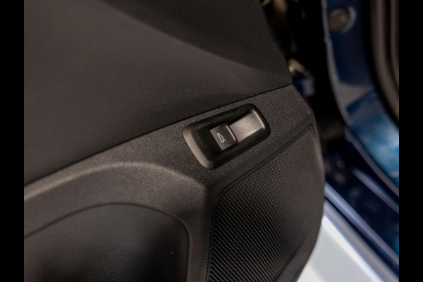 Škoda Kamiq 1.0 TSI Style 110pk / Elektrisch verstelbare stoelen / Panoramadak / Trekhaak / Dodehoek detectie / Achteruitrijcamera / Navigatie / Apple carplay /