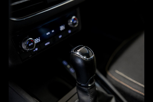 Škoda Kamiq 1.0 TSI Style 110pk / Elektrisch verstelbare stoelen / Panoramadak / Trekhaak / Dodehoek detectie / Achteruitrijcamera / Navigatie / Apple carplay /