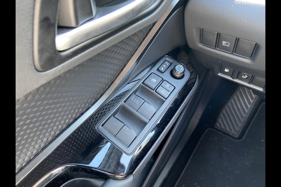 Toyota C-HR 1.8 Hybrid Dynamic Bi-Tone | Stoelverwarming | Apple Carplay / Android Auto
