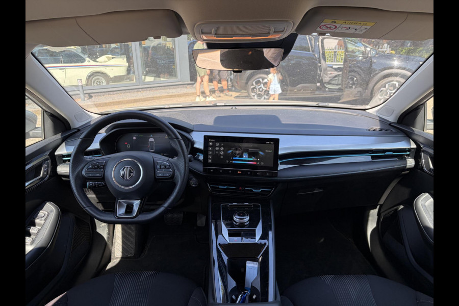 MG Mg5 electric Long Range Comfort 61 kWh SOH 96% | ACHTERUITRIJCAMERA | ADAPTIVE CRUISE CONTROL | STOEL & STUURVERWARMING | MG DEALER ONDERHOUDEN | FABRIEKSGARANTIE T/M 12-2030 |