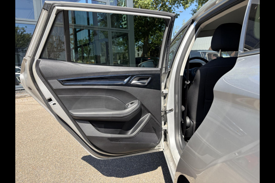 MG Mg5 electric Long Range Comfort 61 kWh SOH 96% | ACHTERUITRIJCAMERA | ADAPTIVE CRUISE CONTROL | STOEL & STUURVERWARMING | MG DEALER ONDERHOUDEN | FABRIEKSGARANTIE T/M 12-2030 |