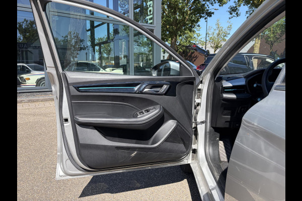MG Mg5 electric Long Range Comfort 61 kWh SOH 96% | ACHTERUITRIJCAMERA | ADAPTIVE CRUISE CONTROL | STOEL & STUURVERWARMING | MG DEALER ONDERHOUDEN | FABRIEKSGARANTIE T/M 12-2030 |