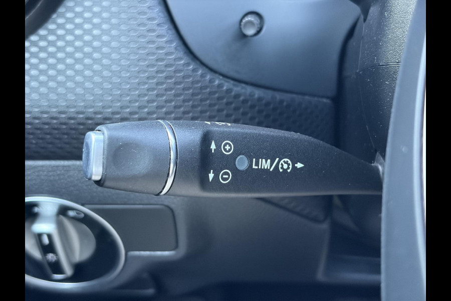 Mercedes-Benz A-Klasse 160 Ambition Automaat l Dealer Onderhouden l Pano l Carplay l Stoelverw l Navi l Halfleder l Pdc l LED l Clima l Cruise l Lm velgen l 102pk l N.A.P l Apk tot 07-2027