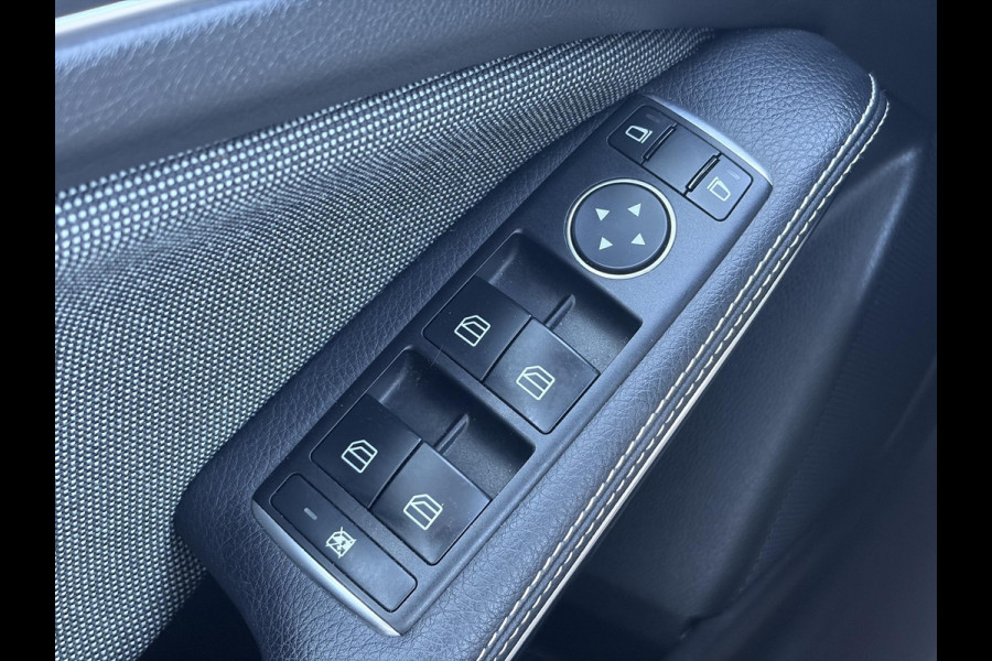 Mercedes-Benz A-Klasse 160 Ambition Automaat l Dealer Onderhouden l Pano l Carplay l Stoelverw l Navi l Halfleder l Pdc l LED l Clima l Cruise l Lm velgen l 102pk l N.A.P l Apk tot 07-2027