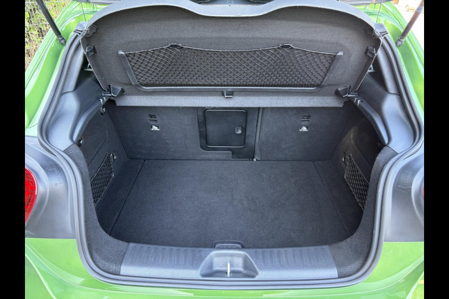 Mercedes-Benz A-Klasse 160 Ambition Automaat l Dealer Onderhouden l Pano l Carplay l Stoelverw l Navi l Halfleder l Pdc l LED l Clima l Cruise l Lm velgen l 102pk l N.A.P l Apk tot 07-2027