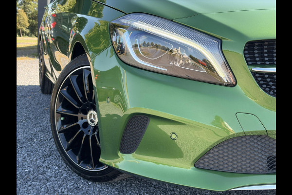Mercedes-Benz A-Klasse 160 Ambition Automaat l Dealer Onderhouden l Pano l Carplay l Stoelverw l Navi l Halfleder l Pdc l LED l Clima l Cruise l Lm velgen l 102pk l N.A.P l Apk tot 07-2027