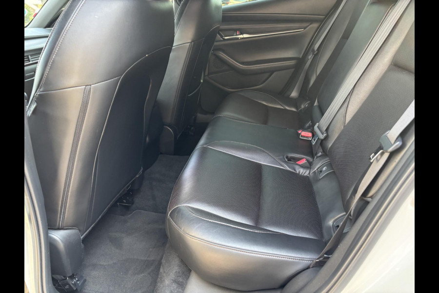 Mazda 3 2.0 e-SkyActiv-X M Hybrid 180 Comfort met Bose | Leer | Achteruitrij Camera |