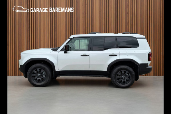 Toyota Land Cruiser 250 2.8 D-4D Standard Roof Window Van Navigator