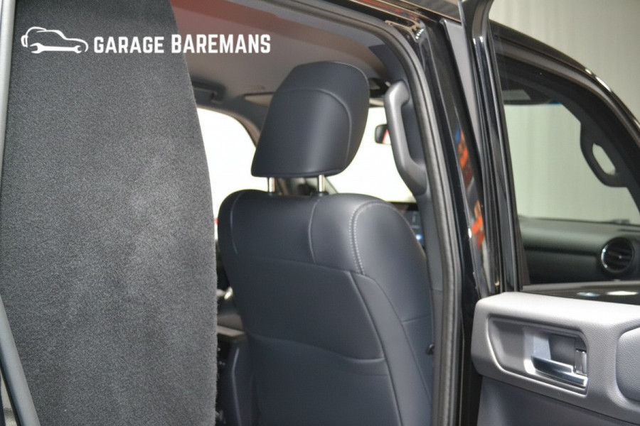 Toyota Land Cruiser 250 2.8 D-4D Blind Van Navigator