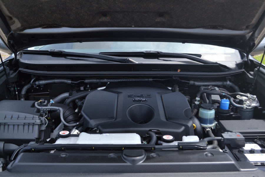 Toyota Land Cruiser 150 2.8 D-4D-F Challenger Window Van 204 PK