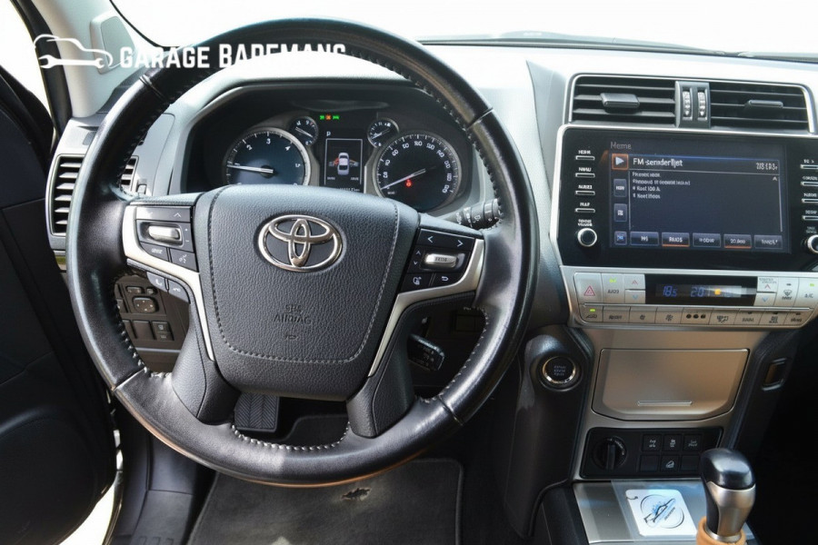 Toyota Land Cruiser 150 2.8 D-4D-F Challenger Window Van