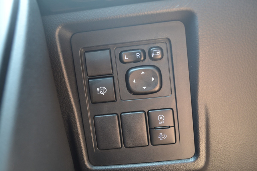 Toyota Land Cruiser 150 2.8 D-4D-F Challenger Window Van