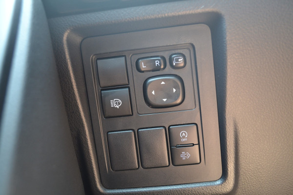 Toyota Land Cruiser 150 2.8 D-4D-F Challenger Window Van