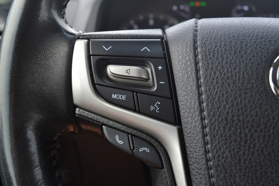 Toyota Land Cruiser 150 2.8 D-4D-F Challenger Window Van