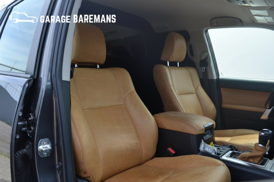 Toyota Land Cruiser 150 2.8 D-4D-F Challenger Window Van