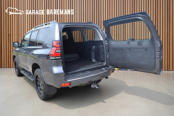 Toyota Land Cruiser 150 2.8 D-4D-F Challenger Window Van