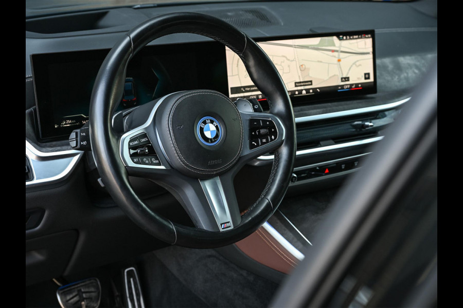BMW X5 xDrive50e M-Sport Pro | Panoramadak | HUD | Harman/Kardon | Active Cruise | 360 Camera | Stoelverwarming + Ventialatie | Memory Seats | BMW Gesture Control | Ambiance Interieur |