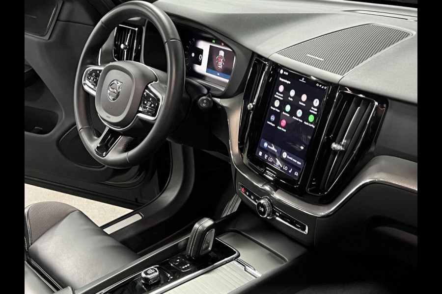 Volvo XC60 2.0 T8 Plug-in hybrid AWD Plus Dark SOH 93% Long range | Trekhaak | Open dak | Adapt. cruise | Harman/Kardon | Stoel-/Stuurverwarming | 360 camera | Google