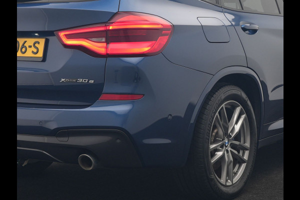 BMW X3 xDrive30e M Sport PHEV 293pk | Trekhaak Afn. | Panodak | Head Up | Camera | Lederen Sportstoelen Memory & Verwarmd | Adaptive LED | Sfeerverlichting | Blis | Keyless | Navigatie | 19"L.M | Plug In Hybrid |