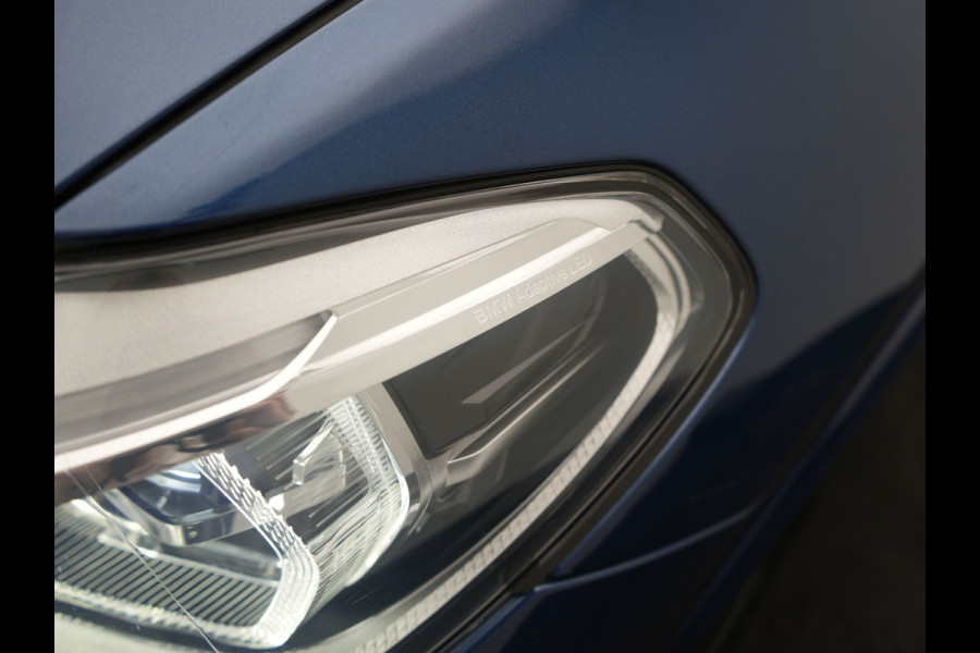 BMW X3 xDrive30e M Sport PHEV 293pk | Trekhaak Afn. | Panodak | Head Up | Camera | Lederen Sportstoelen Memory & Verwarmd | Adaptive LED | Sfeerverlichting | Blis | Keyless | Navigatie | 19"L.M | Plug In Hybrid |