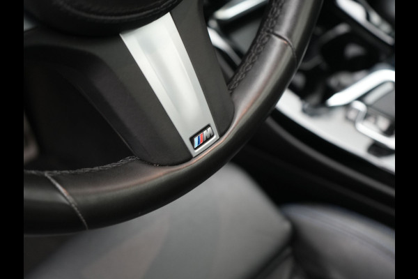 BMW X3 xDrive30e M Sport PHEV 293pk | Trekhaak Afn. | Panodak | Head Up | Camera | Lederen Sportstoelen Memory & Verwarmd | Adaptive LED | Sfeerverlichting | Blis | Keyless | Navigatie | 19"L.M | Plug In Hybrid |