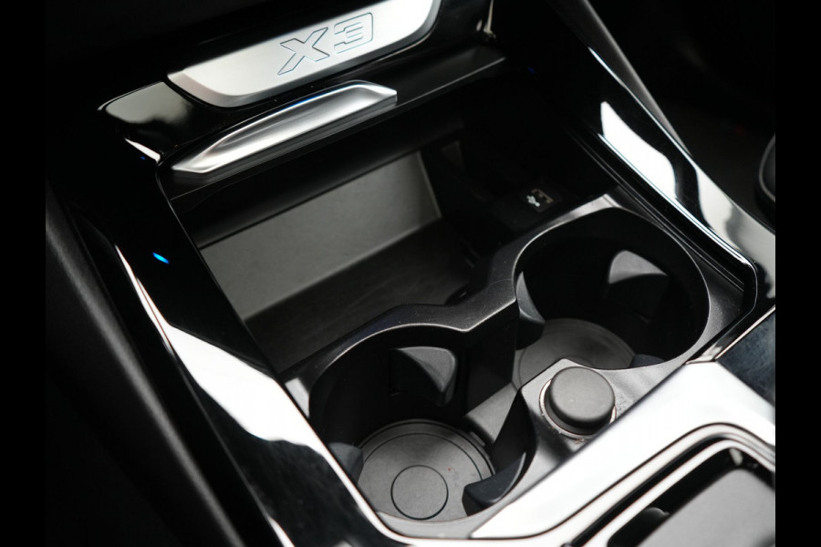 BMW X3 xDrive30e M Sport PHEV 293pk | Trekhaak Afn. | Panodak | Head Up | Camera | Lederen Sportstoelen Memory & Verwarmd | Adaptive LED | Sfeerverlichting | Blis | Keyless | Navigatie | 19"L.M | Plug In Hybrid |