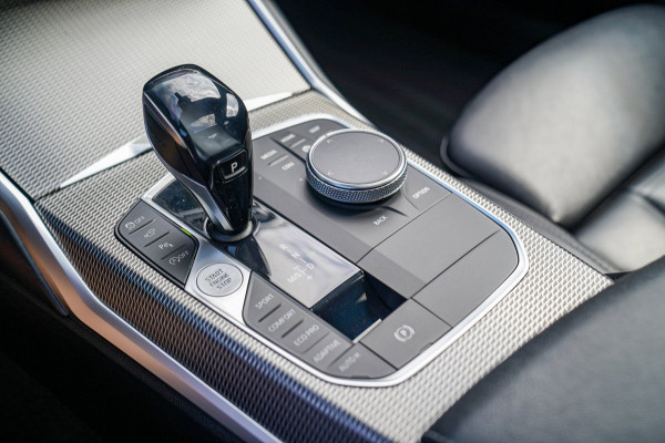 BMW 3-serie M340i xDrive High Executive Edition | Harman Kardon | HuD | Schuif/kanteldak | 360 cam | Adaptieve Cruise | 374 PK