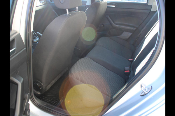 Volkswagen Polo 1.0 MPI Trendline | MULTI MEDIA DISPLAY | AIRCO | 12 MAANDEN BOVAG GARANTIE |