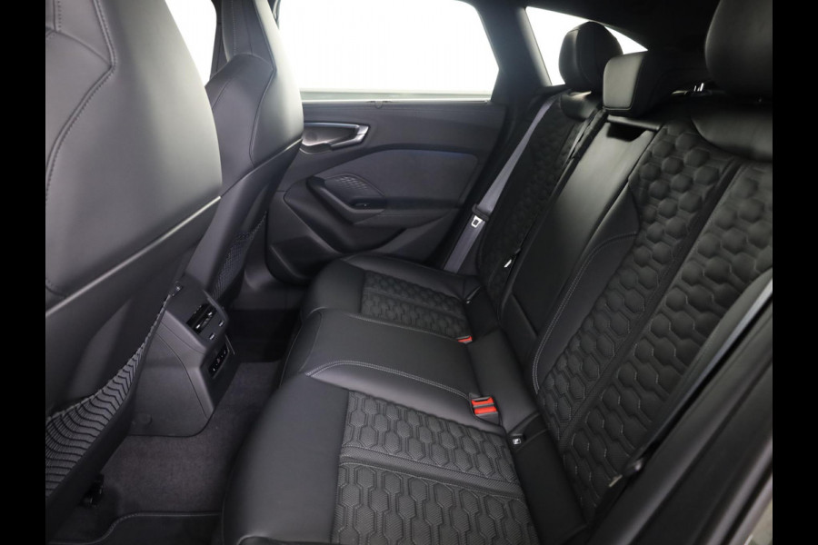 Audi RS5 Avant e-hybrid 470 kW/639 pk | RS keramische remmen zwart | Optiekpakket carbon | Audi Sportpakket | Panorama-glasdak |