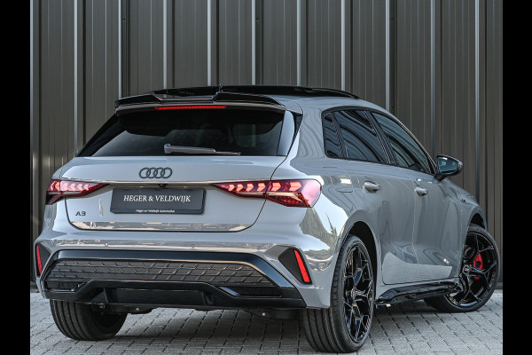 Audi A3 Sportback 45 TFSI e S edition Competition | Nardo Grey | Panoramadak | 5 jr garantie | Ambiance interieur | Sonos Sound | Active Cruise | S-Seats + Memory | Head-Up | Camera | Stoelverwarming | Keyless |