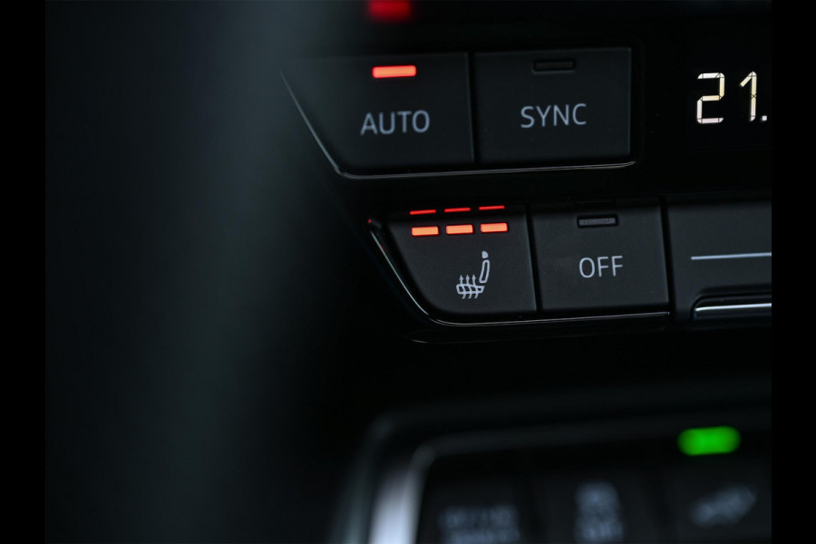 Audi A3 Sportback 45 TFSI e S edition Competition | Nardo Grey | Panoramadak | 5 jr garantie | Ambiance interieur | Sonos Sound | Active Cruise | S-Seats + Memory | Head-Up | Camera | Stoelverwarming | Keyless |